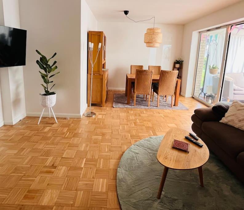 Kleinmann In Apartment